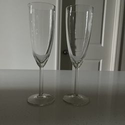 2 Champaign Flutes 