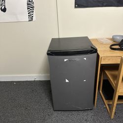 Whirlpool Mini Fridge – Works Perfectly – Clean – $60 (OBO)
