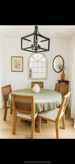 Black Chandler 20x20