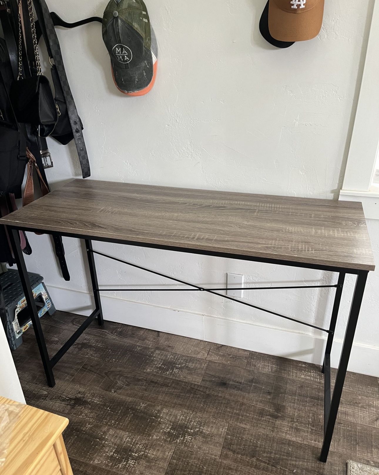 Desk $20 