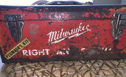 Milwaukee Plumber's Kit Commercial Right Angle Drill with drill bits and chucks