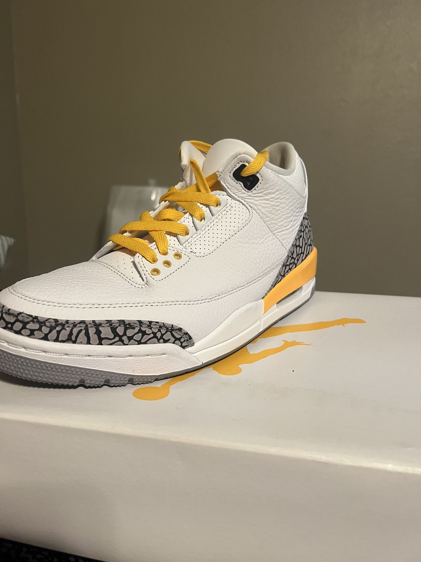 Air Jordan Laser Orange