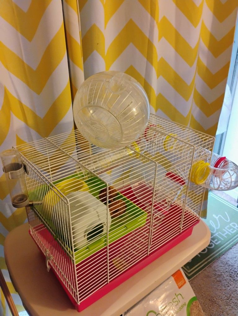 HAMSTER CAGE WITH TUBES + RUNNING WHEEL + WATER BOTTLE+ FOOD DISH AND PLAY WHEEL / BAG OF BEDDING+ BAG OF FOOD INCLUDED/TOTALLY CLEANED + SANITIZED