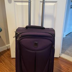 Travelpro softside 22inch carry on
