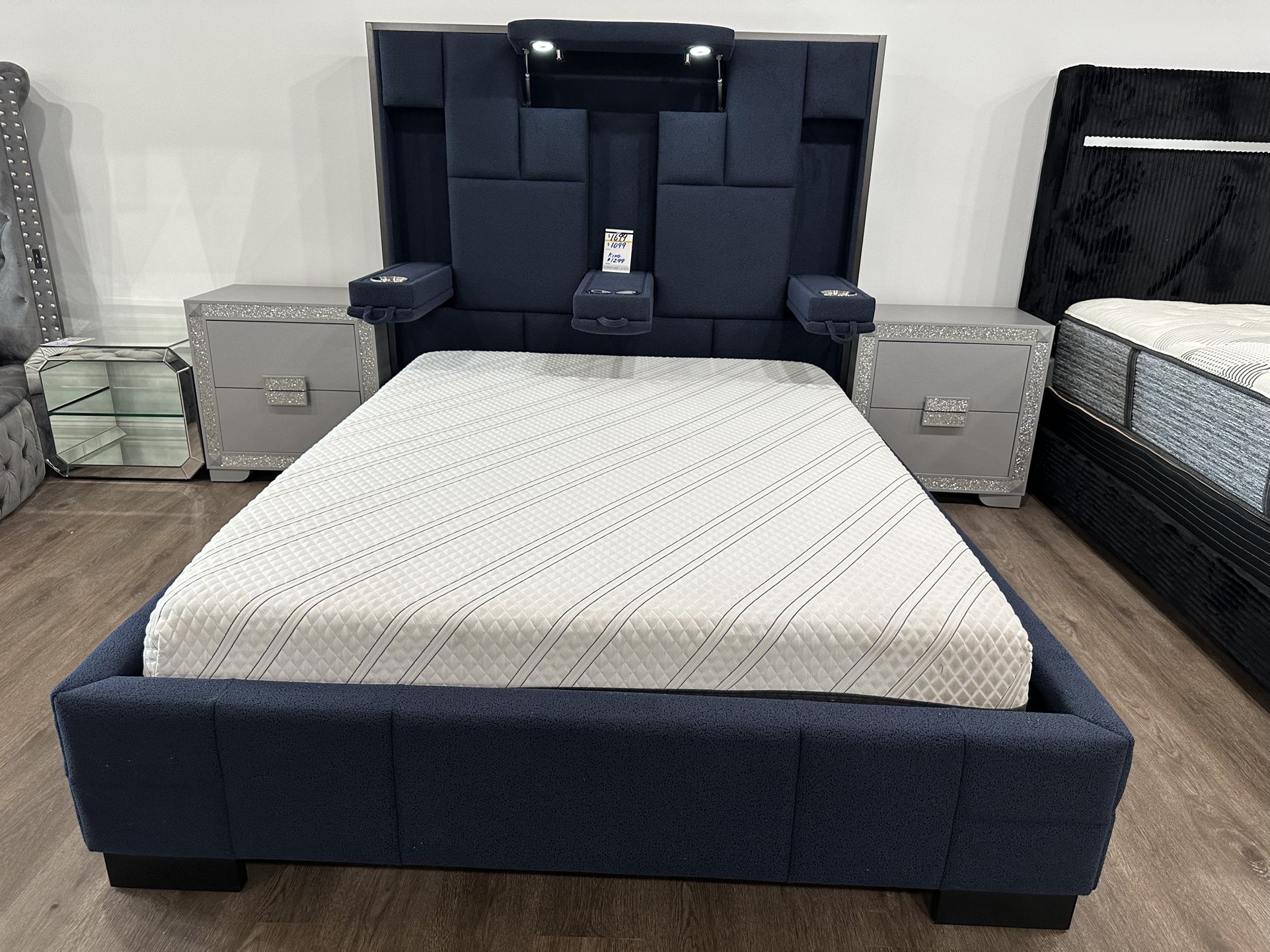 💎💎GORGEOUS TRANSFORMER BED WITH BLUETOOTH AND WIRELESS CHARGERS AND SPEAKERS💥💥 2 FREE NIGHTSTANDS!!