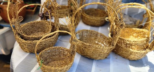 Reindeer Baskets two nested sizes, Gold (8 sets)