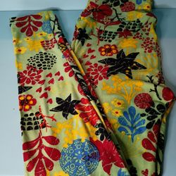 LuLaRoe Women's Buttery-Soft Leggings, One Size - Spring Flowers 