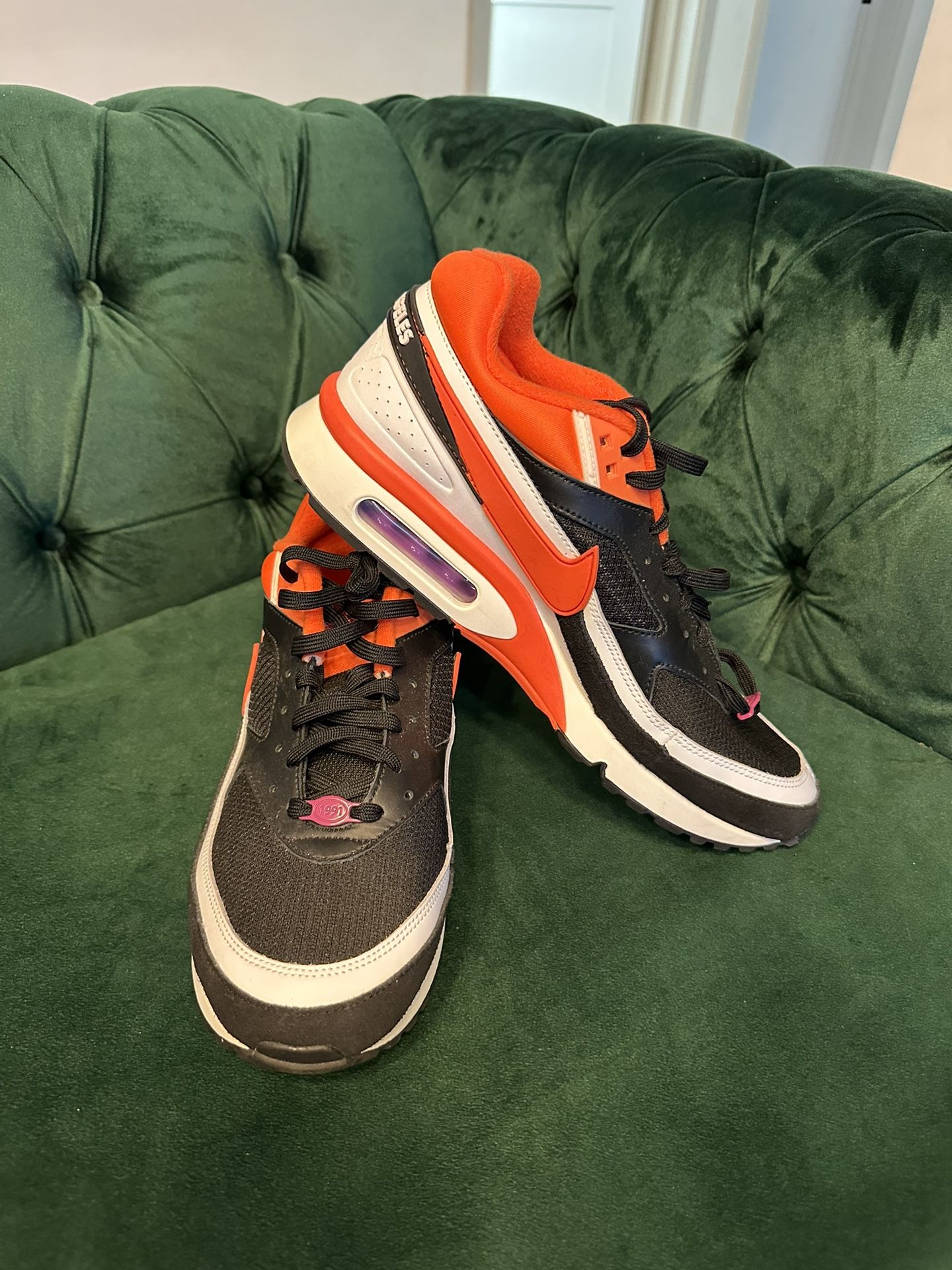 Bright Orange and Black AIR MAX BW QS LA \