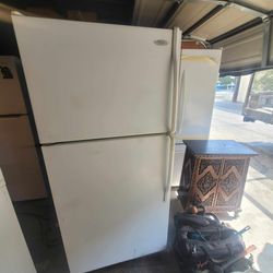 Top Freezer Refrigerator 