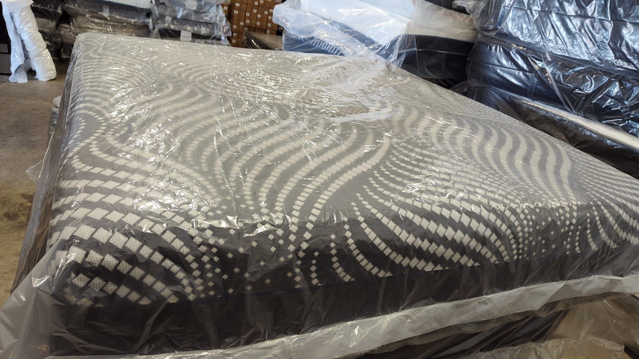 King Mattres Sealy Hybrid Posturepedic Plus