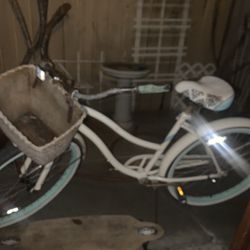 Girls Huffy Bike 