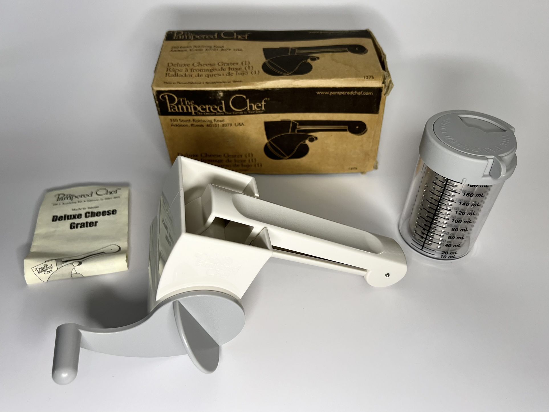 Pampered Chef Deluxe Cheese Grater #1275 Original Box & Instructions