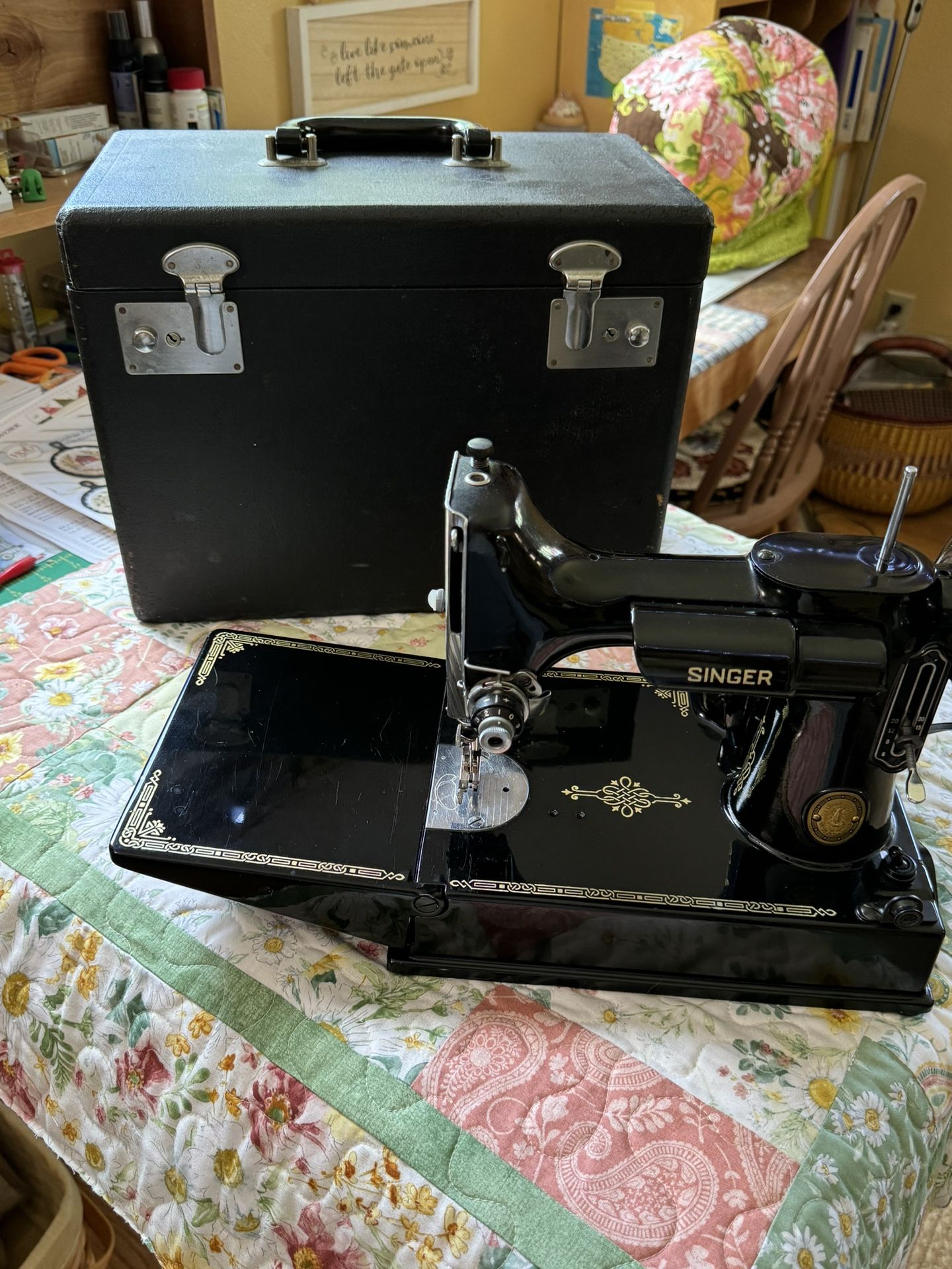 1950 Singer Featherweight