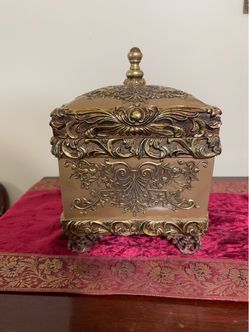 Vintage Ornate Decorative Storage Box / Jewelry Chest