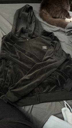 FB county size large sweater