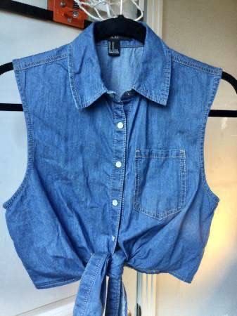 Cowgirl Style Sleeveless Button Down Top