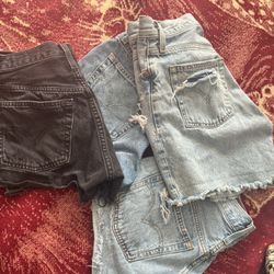 Women’s Levi shorts