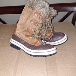 New Alltrek Snow Boots Size Us 3!