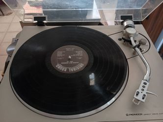 Pioneer PL200 turntable