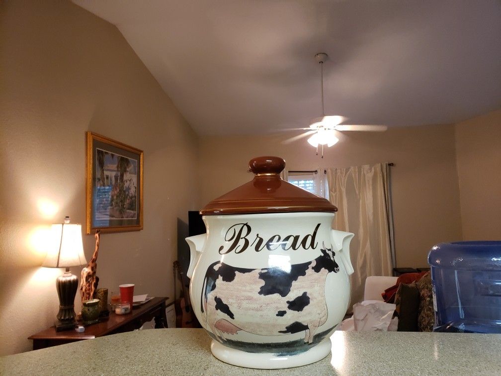 KLM Staffordshire Pottery Bread Pot And Lid