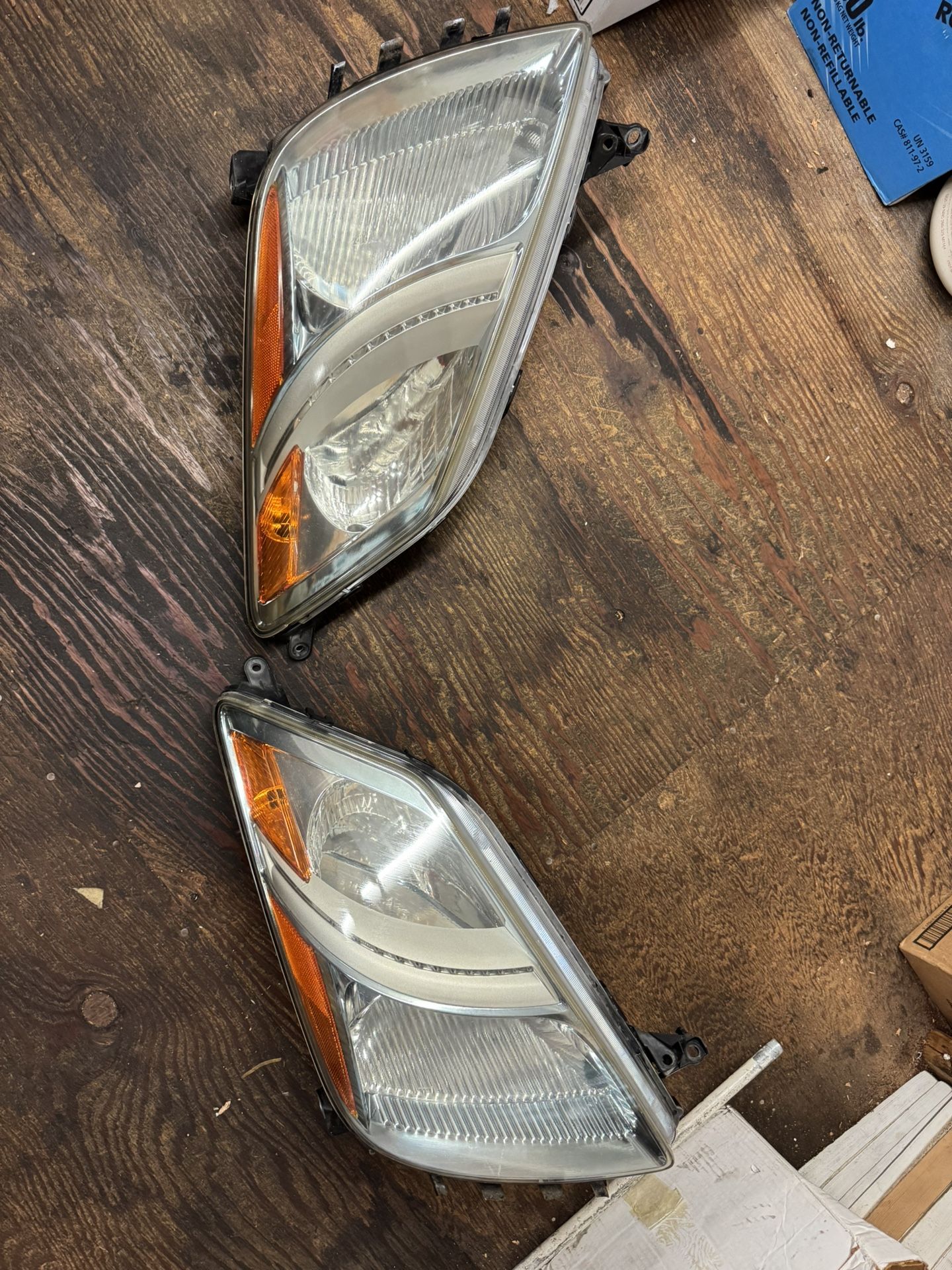 2007 Toyota Prius Headlights