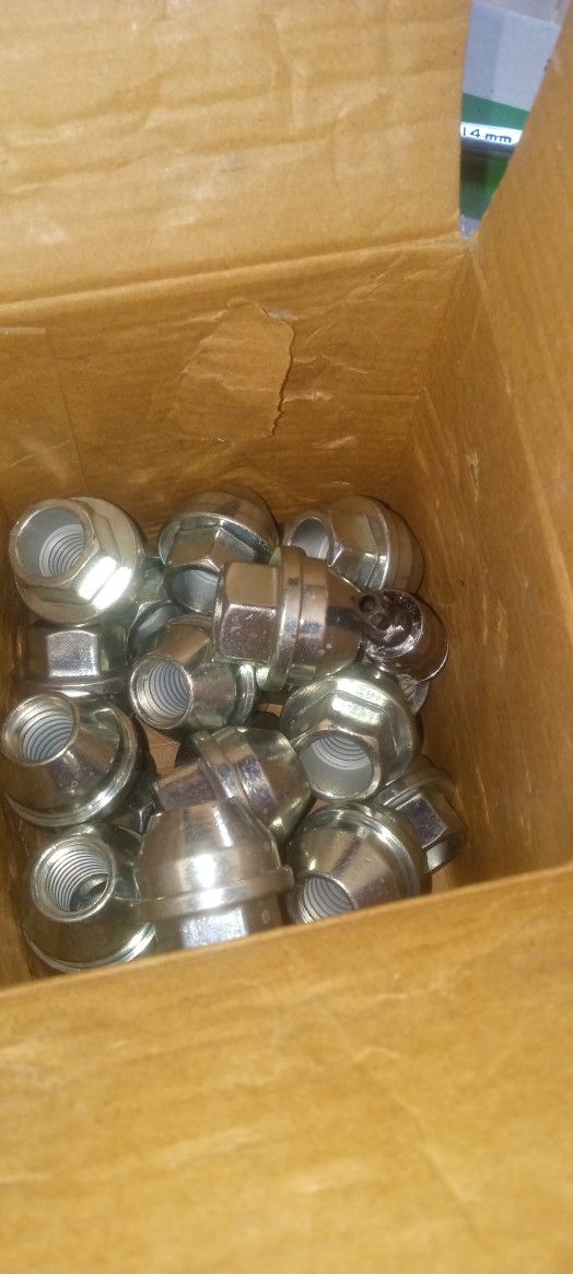 Lug Nuts Ford F-150 