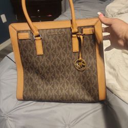 Micheal Kors Purse