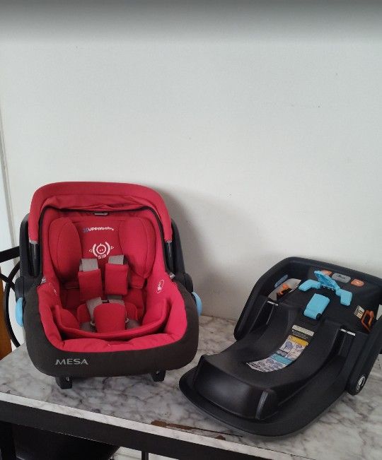 Used  And Clean Mesa Uppa baby... Infant Car Seat and Base 