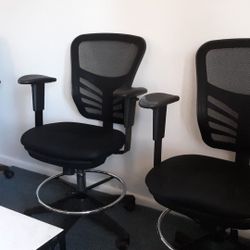 Office desk chair stools that raise up to stool height