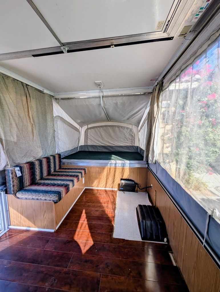 2000 Coleman Taos