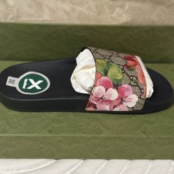 Gucci Slides Bloom Supreme 