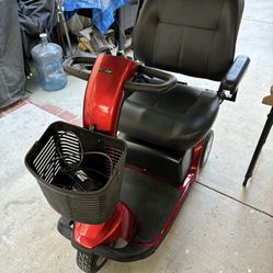 Electric Scooter And Lift  With Swing Away