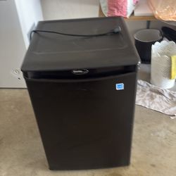 Refrigerator small block