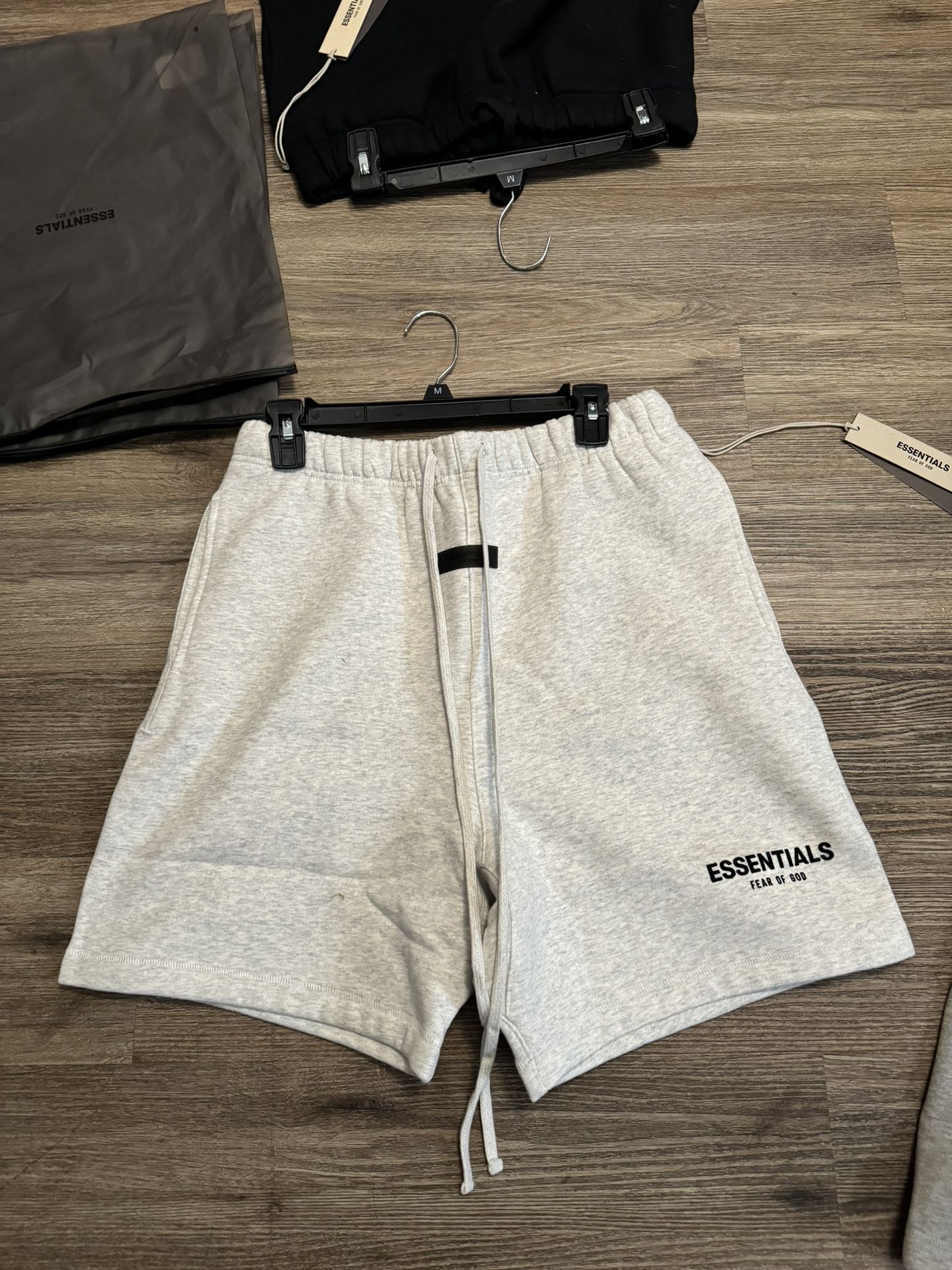Essentials Fear Of God Shorts FW22 Light Oat