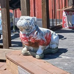 GA Bulldog Statue
