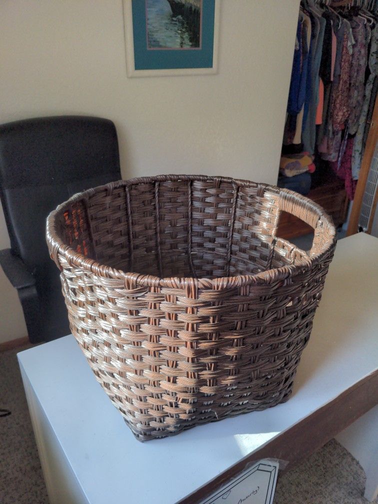 Costco Faux Wicker Basket With Handles