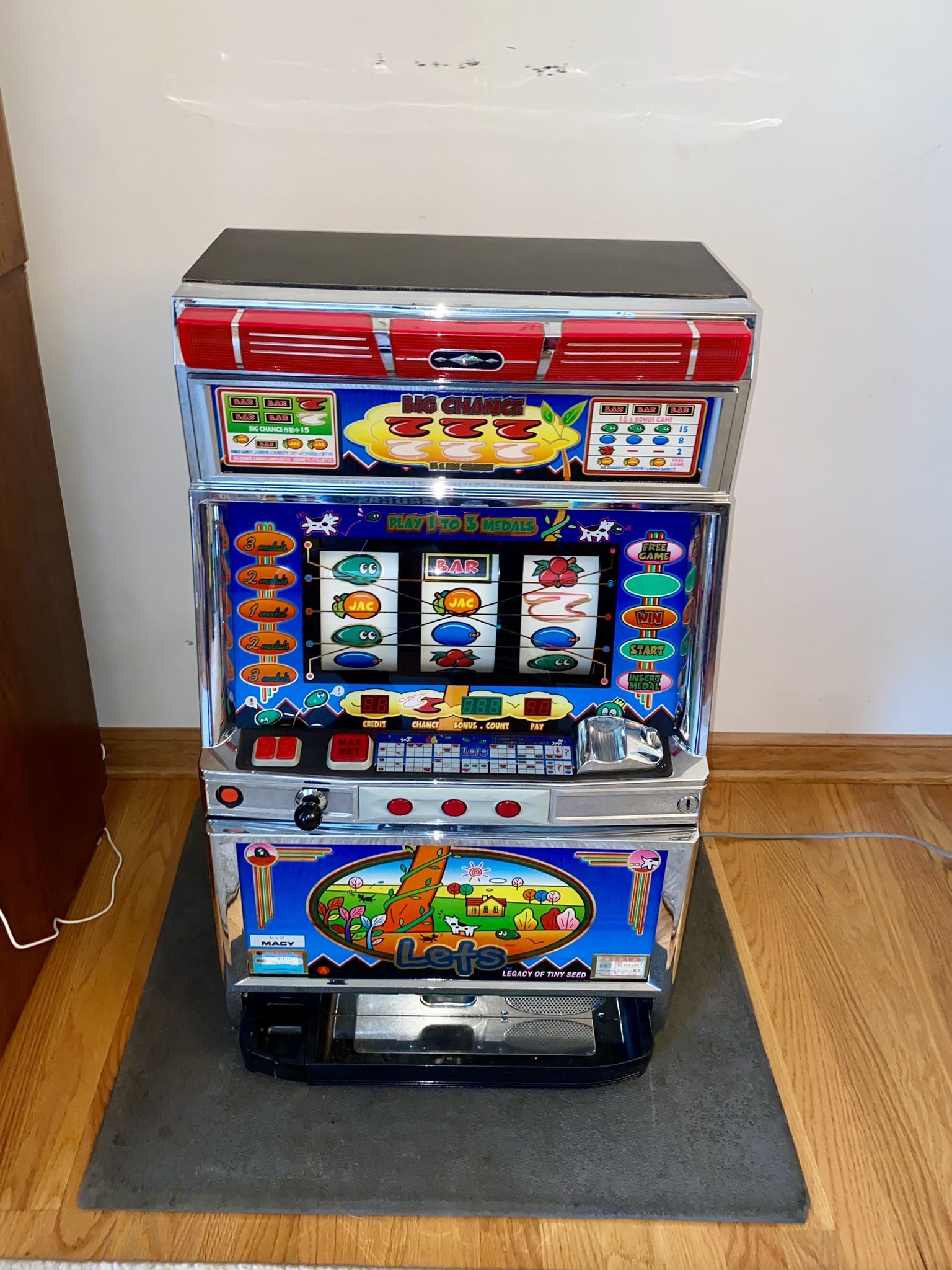Vintage Japanese Macy Grandview Products Large Slot Machine With Coins- GREAT WORKING CONDITION