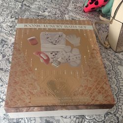 Paris Hilton Bath Set Gift Set