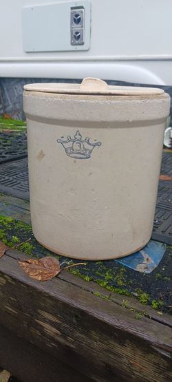 Vintage 3 Gallon Blue Crown Crock