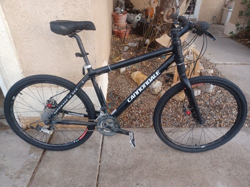 Cannondale Mountain Bike