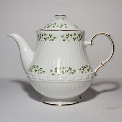 Royal Tara Shamrock Teapot Ireland