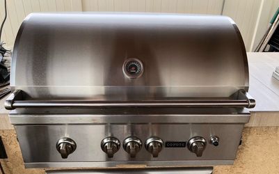 Coyote Built-in NG grill.