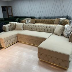 |Brand New  Double Chaise Sectional Velvet 