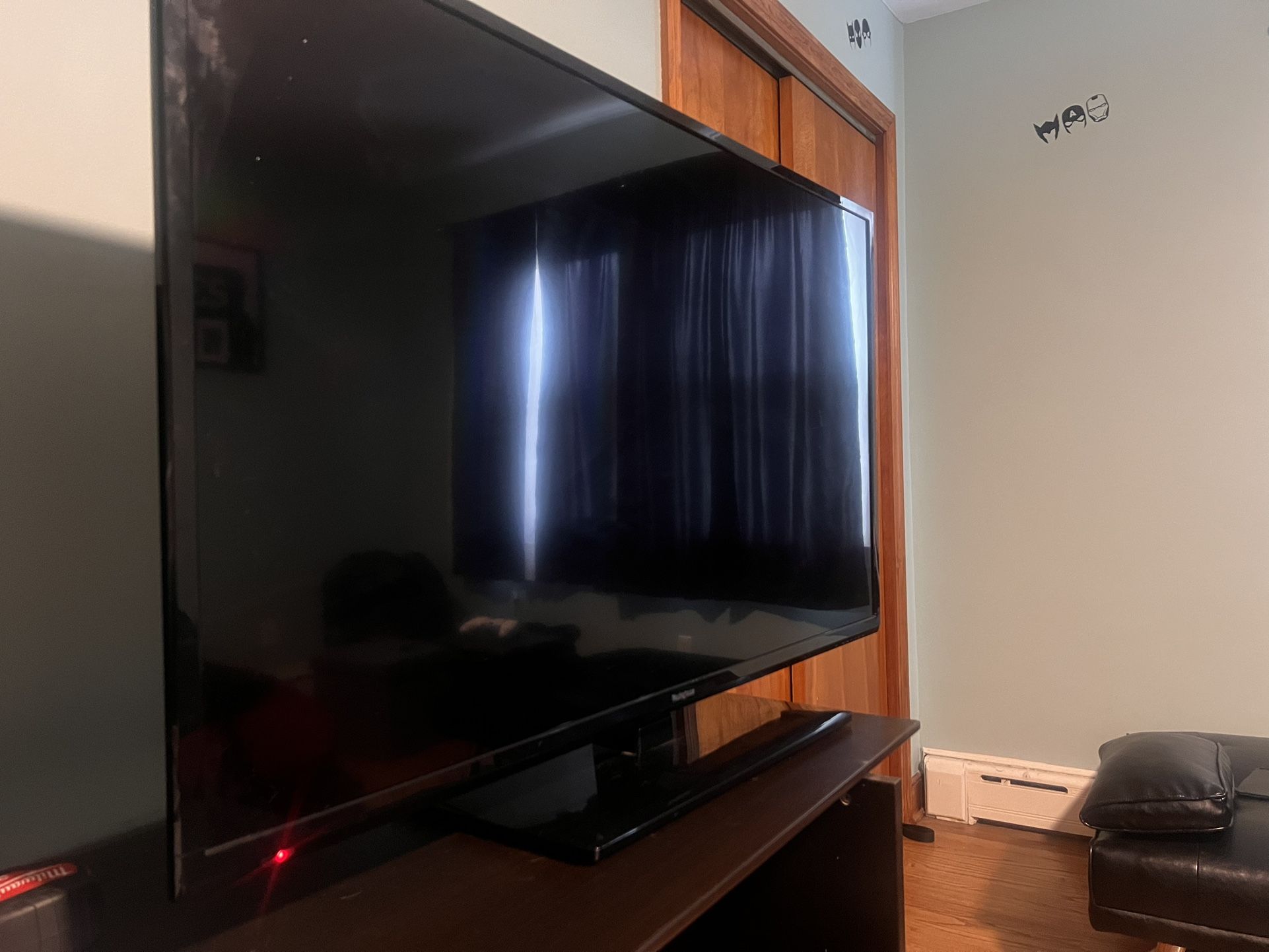 Westinghouse 42in TV w/remote