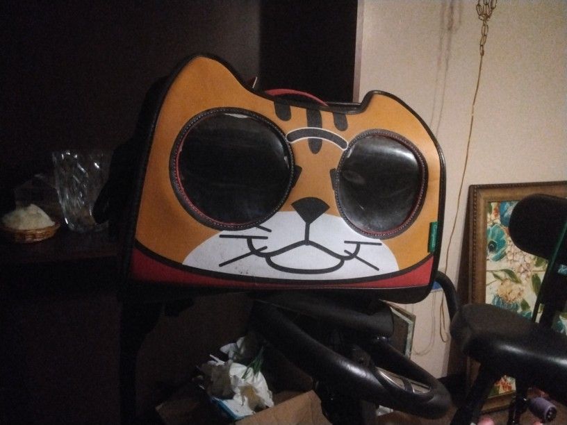 Cat Carrier With Back Straps