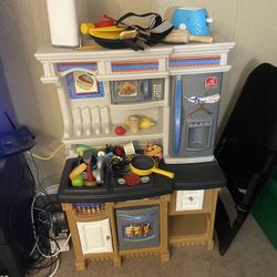Kid’s Play Kitchen Set w/ Toy Food Items 