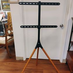 Easel TV Stand 
