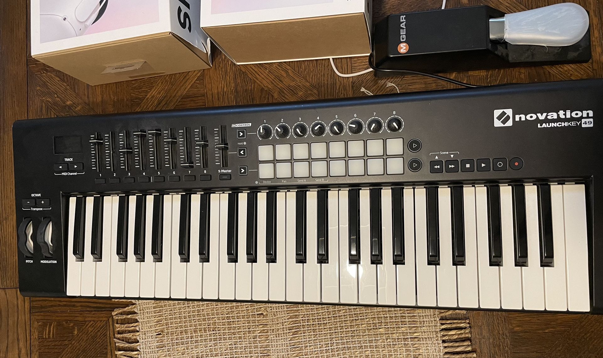 Novation Keylaunch 49 + M Gear Pedal