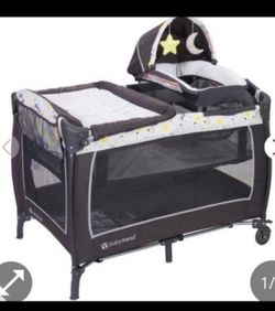 Baby Trend Lil Snooze Deluxe II Nursery Center - Twinkle Twinkle Little Moon0  Open box item not in the original box   inventory number: 108