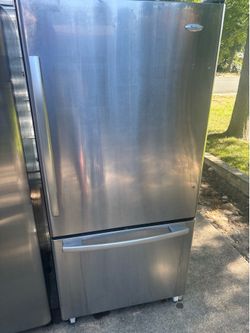 Top and bottom refrigerator